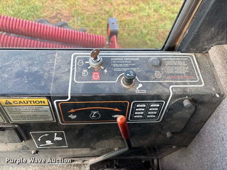 image for item DY0539 1999 New Holland HW340 swather / windrower