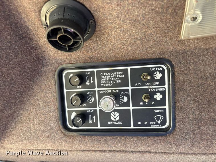 image for item DY0539 1999 New Holland HW340 swather / windrower