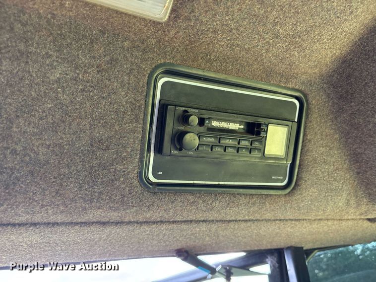 image for item DY0539 1999 New Holland HW340 swather / windrower