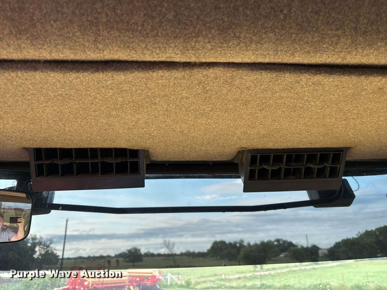 image for item DY0539 1999 New Holland HW340 swather / windrower