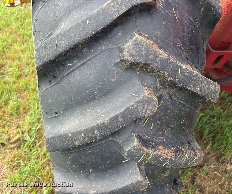 image for item DY0539 1999 New Holland HW340 swather / windrower