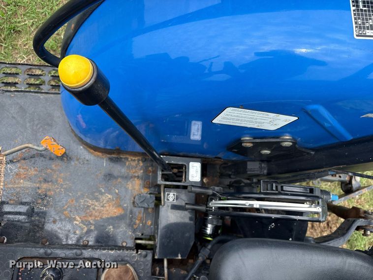 image for item DY0584 2004 New Holland TT55 tractor