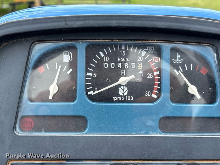 image for item DY0584 2004 New Holland TT55 tractor