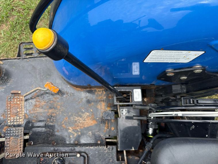 image for item DY0584 2004 New Holland TT55 tractor