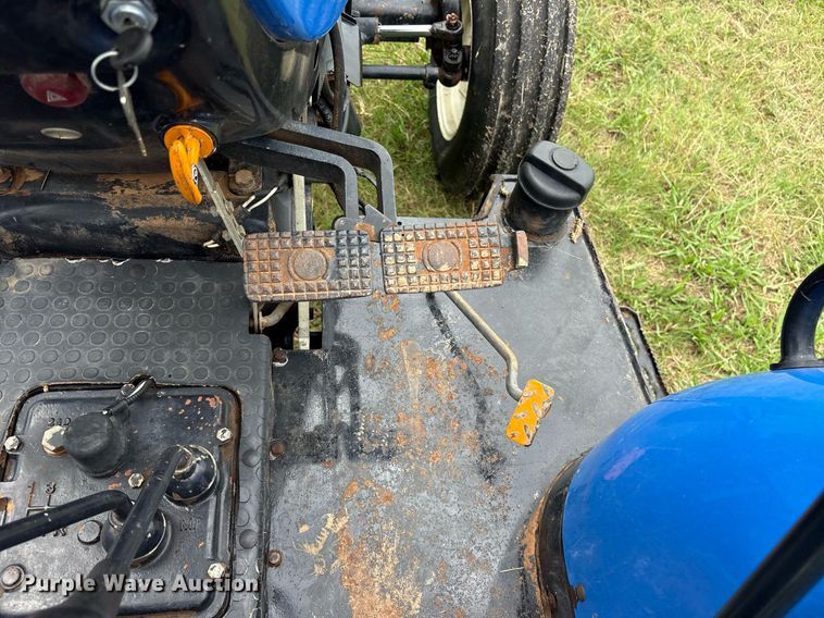 image for item DY0584 2004 New Holland TT55 tractor