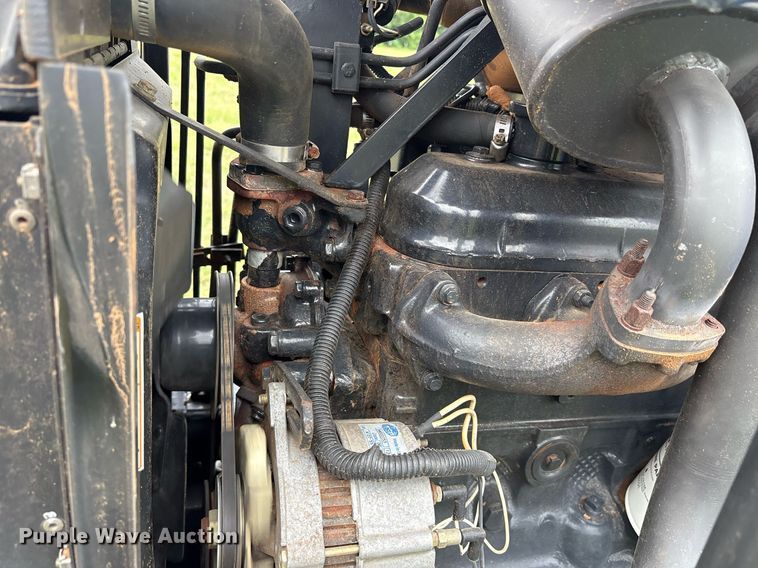 image for item DY0584 2004 New Holland TT55 tractor