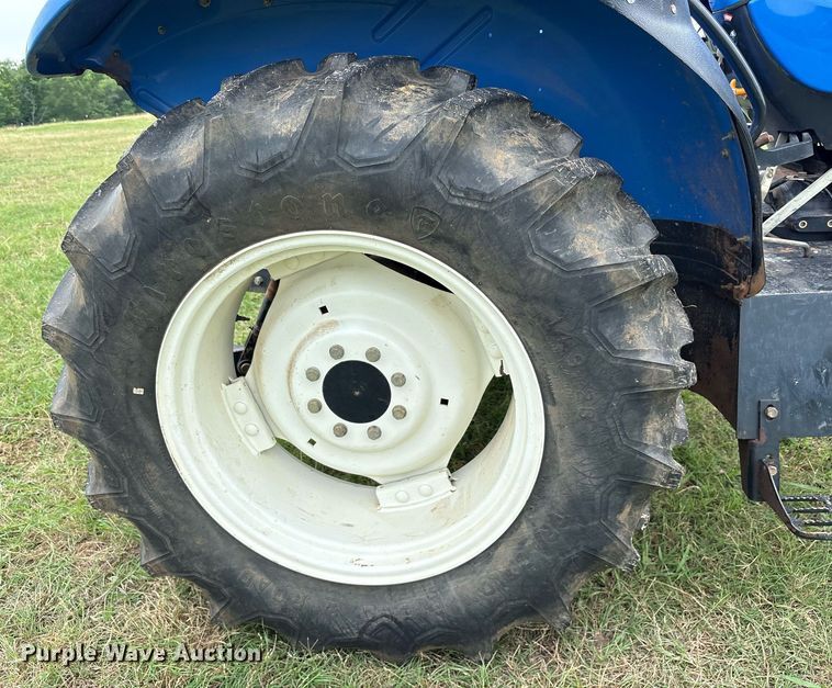 image for item DY0584 2004 New Holland TT55 tractor