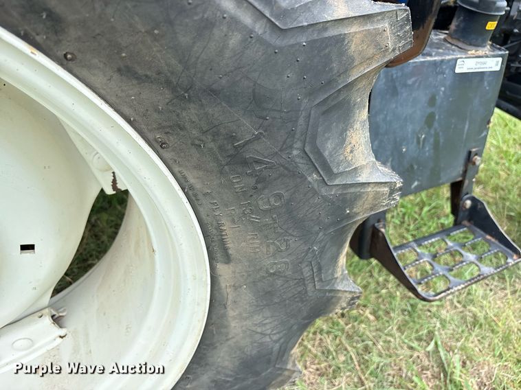 image for item DY0584 2004 New Holland TT55 tractor