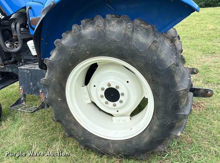 image for item DY0584 2004 New Holland TT55 tractor