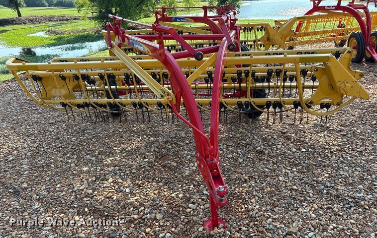 image for item DY0597 New Holland Rolabar 260 hay rake