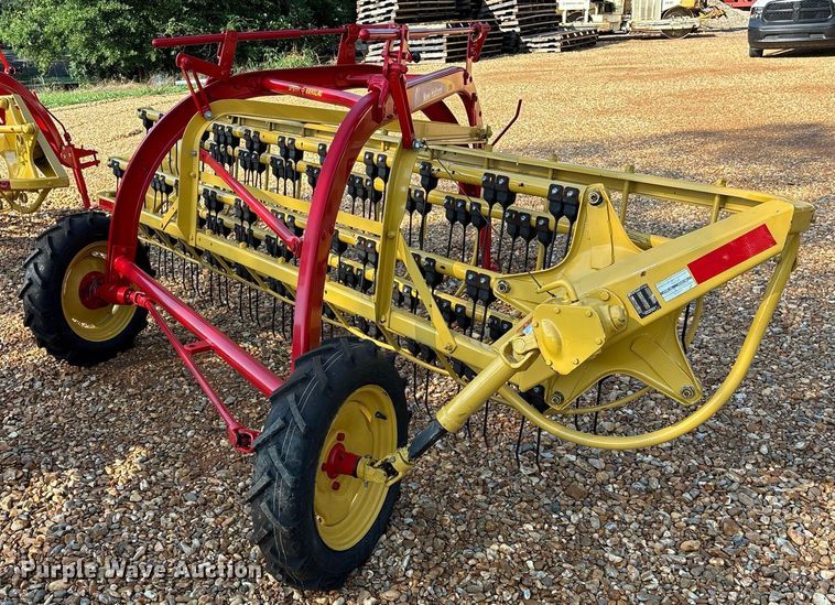 image for item DY0597 New Holland Rolabar 260 hay rake