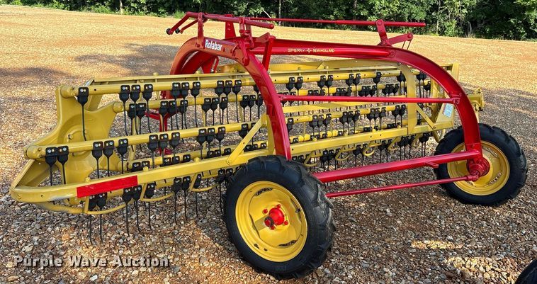 image for item DY0597 New Holland Rolabar 260 hay rake