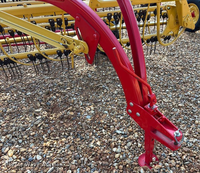 image for item DY0597 New Holland Rolabar 260 hay rake