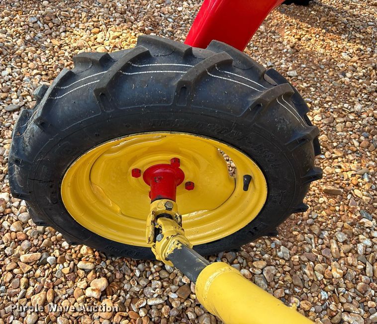 image for item DY0597 New Holland Rolabar 260 hay rake