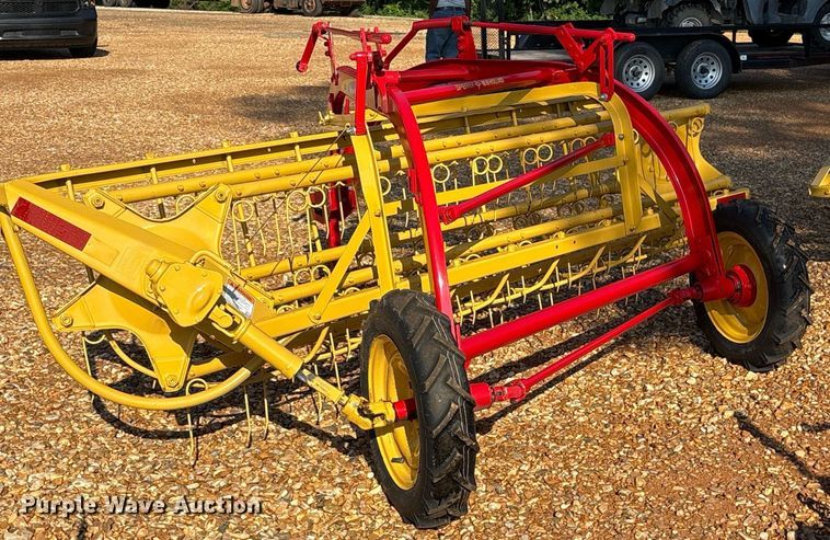 image for item DY0598 New Holland Rolabar 256 hay rake