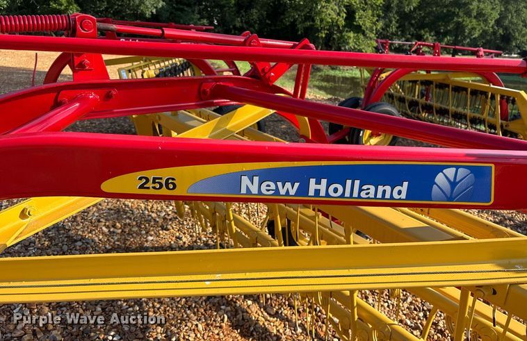 image for item DY0598 New Holland Rolabar 256 hay rake