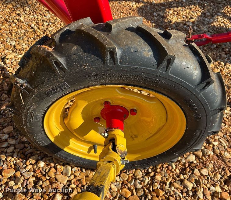 image for item DY0598 New Holland Rolabar 256 hay rake