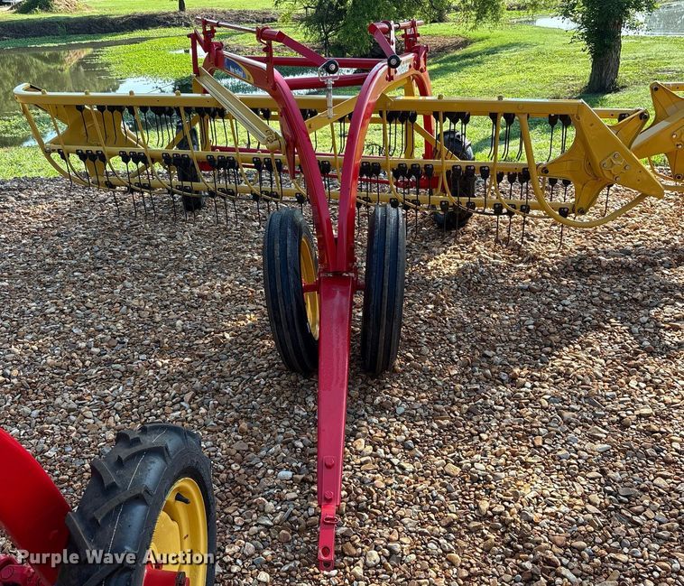image for item DY0599 New Holland Rolabar 260 hay rake