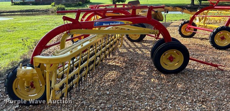 image for item DY0599 New Holland Rolabar 260 hay rake