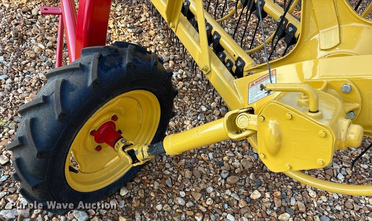 image for item DY0599 New Holland Rolabar 260 hay rake