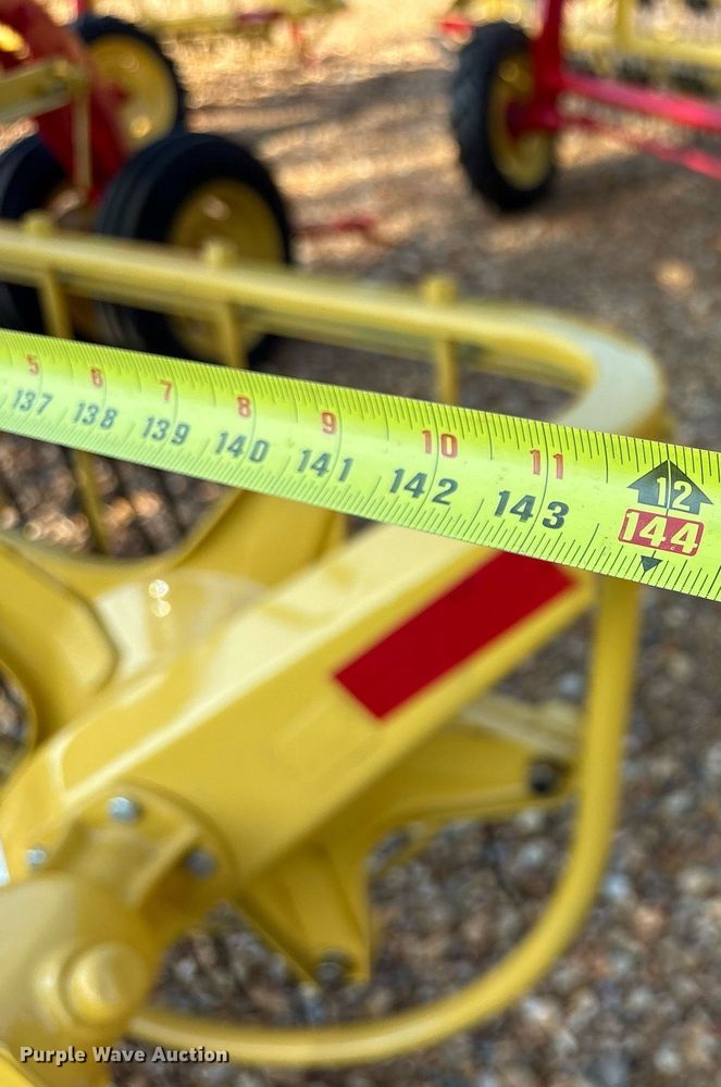 image for item DY0599 New Holland Rolabar 260 hay rake