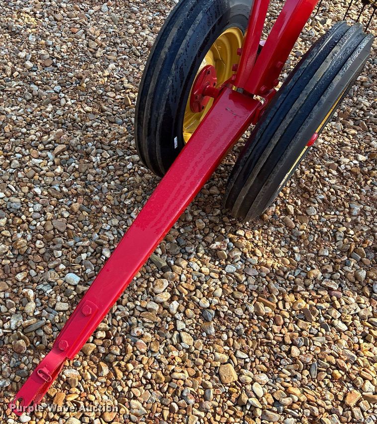 image for item DY0599 New Holland Rolabar 260 hay rake