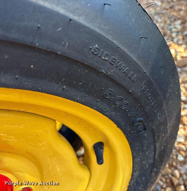 image for item DY0599 New Holland Rolabar 260 hay rake