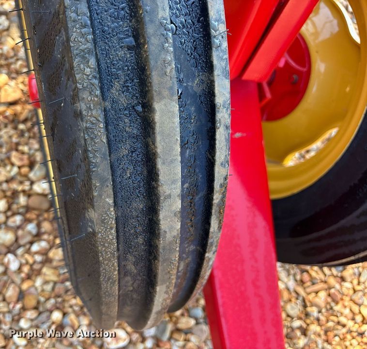 image for item DY0599 New Holland Rolabar 260 hay rake