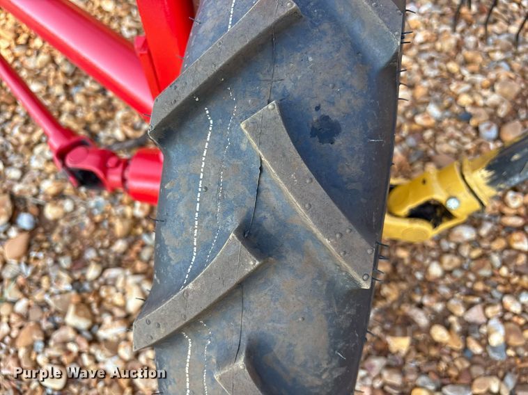 image for item DY0599 New Holland Rolabar 260 hay rake