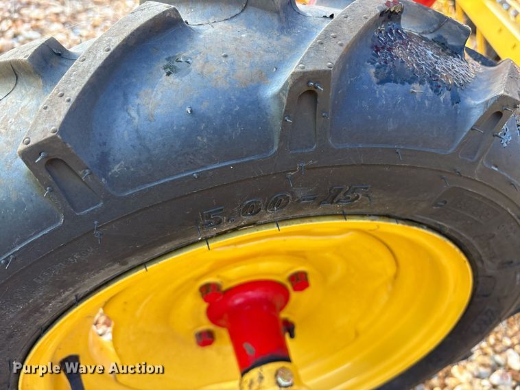 image for item DY0599 New Holland Rolabar 260 hay rake