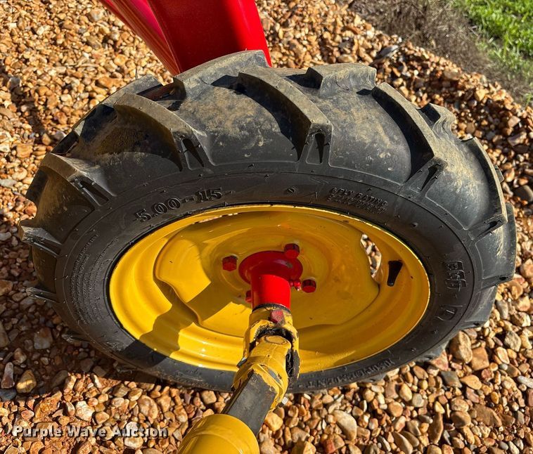 image for item DY0600 New Holland Rolabar 258 hay rake