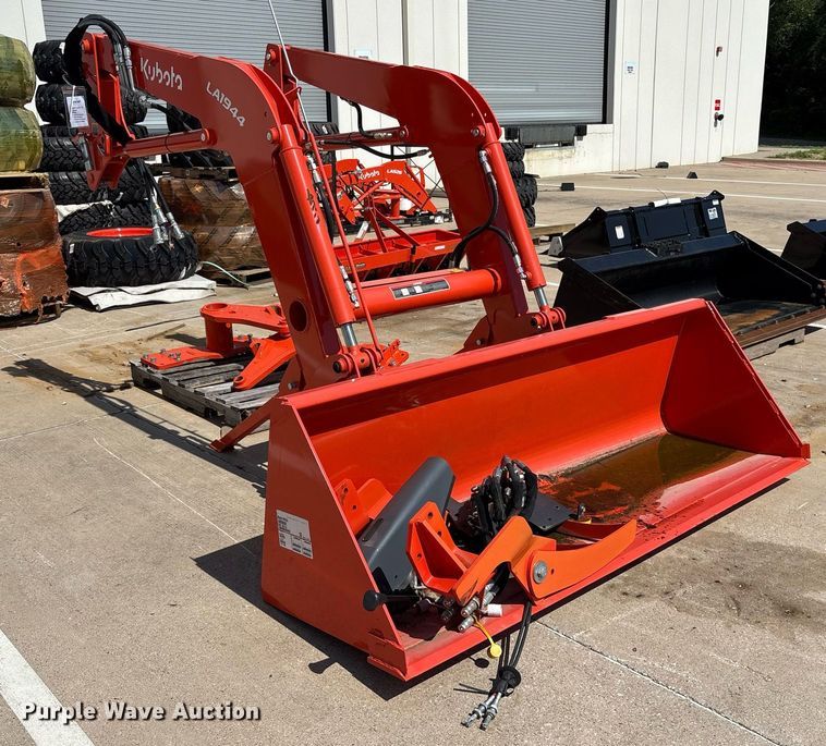 image for item DY0634 Kubota LA1944A loader