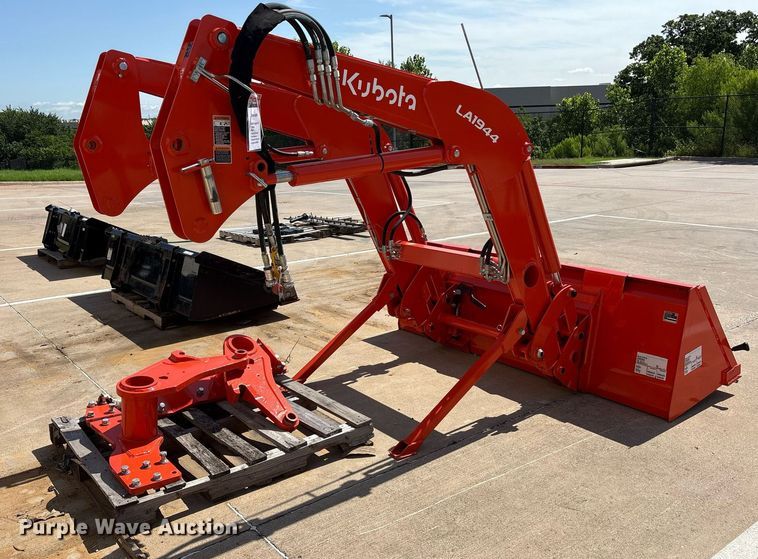 image for item DY0634 Kubota LA1944A loader