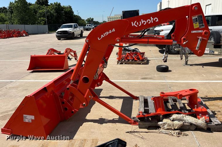 image for item DY0634 Kubota LA1944A loader
