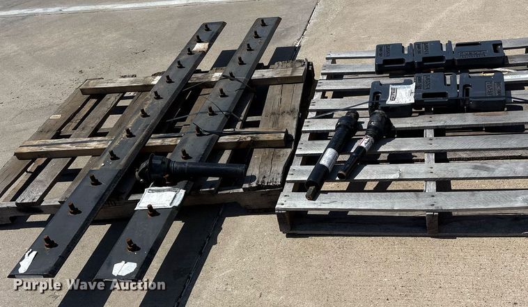 image for item DY0638 Kubota tractor parts