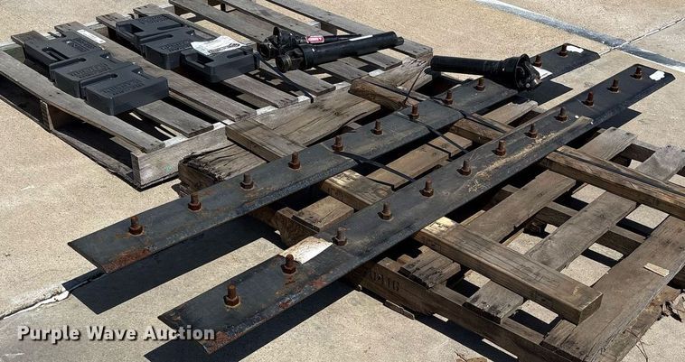 image for item DY0638 Kubota tractor parts