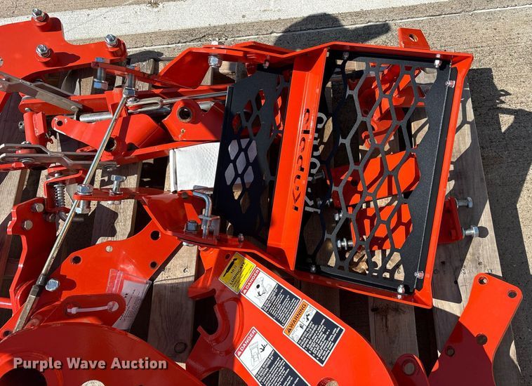 image for item DY0639 Kubota tractor parts