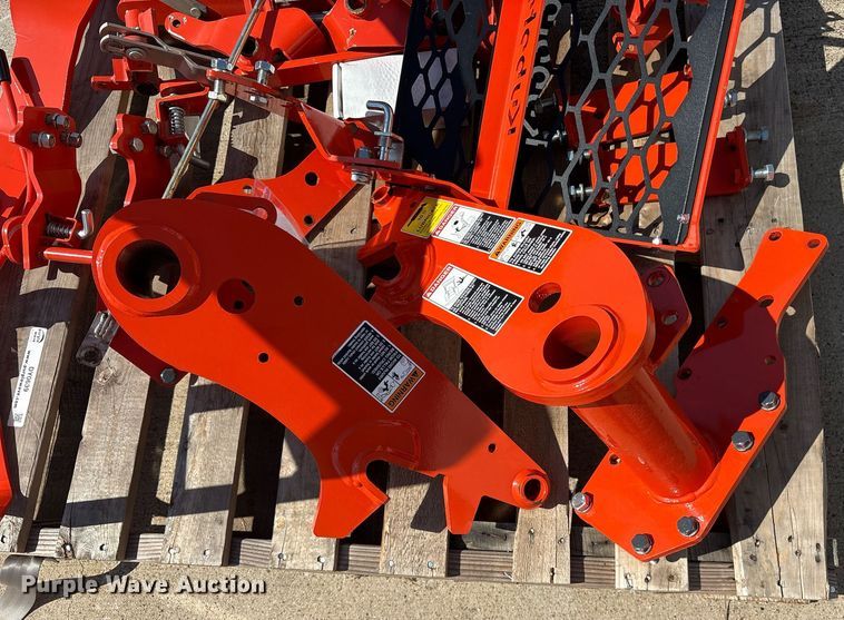 image for item DY0639 Kubota tractor parts