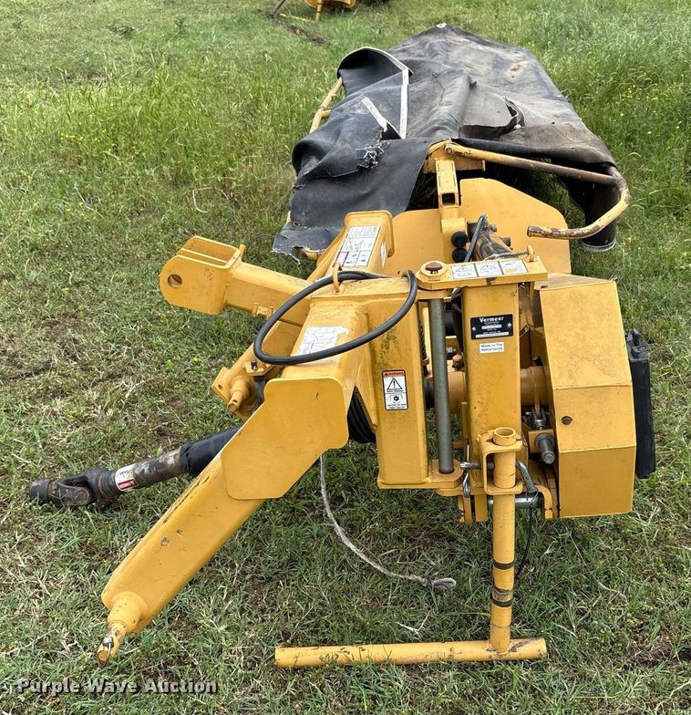 image for item DY2531 2012 Vermeer M8040 disc mower