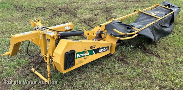 image for item DY2533 2017 Vermeer M8040 disc mower