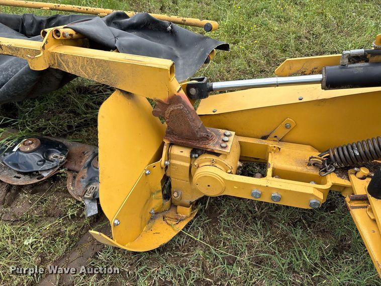 image for item DY2533 2017 Vermeer M8040 disc mower