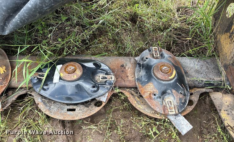 image for item DY2533 2017 Vermeer M8040 disc mower