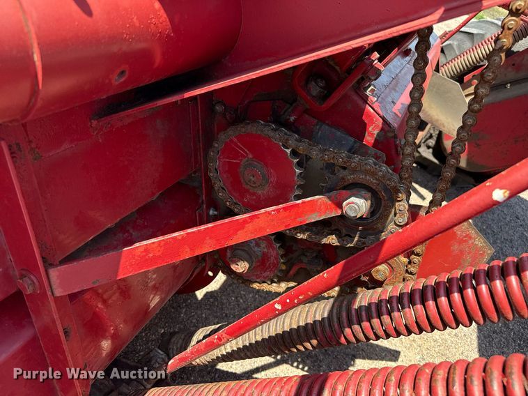 image for item DZ8497 Case IH 5000 swather / windrower
