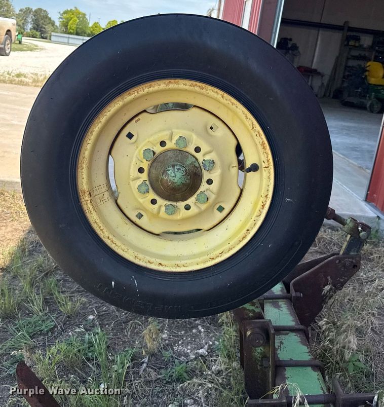 image for item DZ8510 John Deere in-line ripper