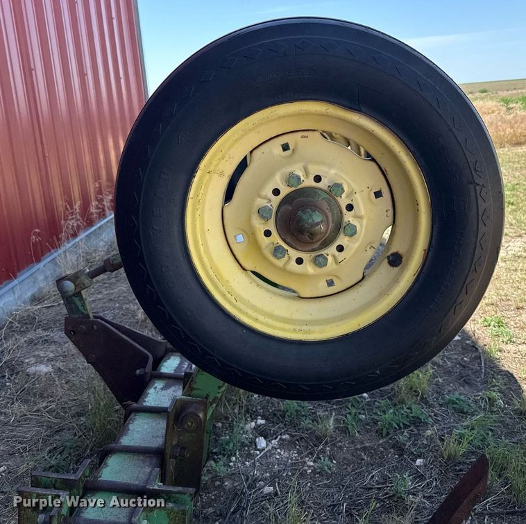 image for item DZ8510 John Deere in-line ripper