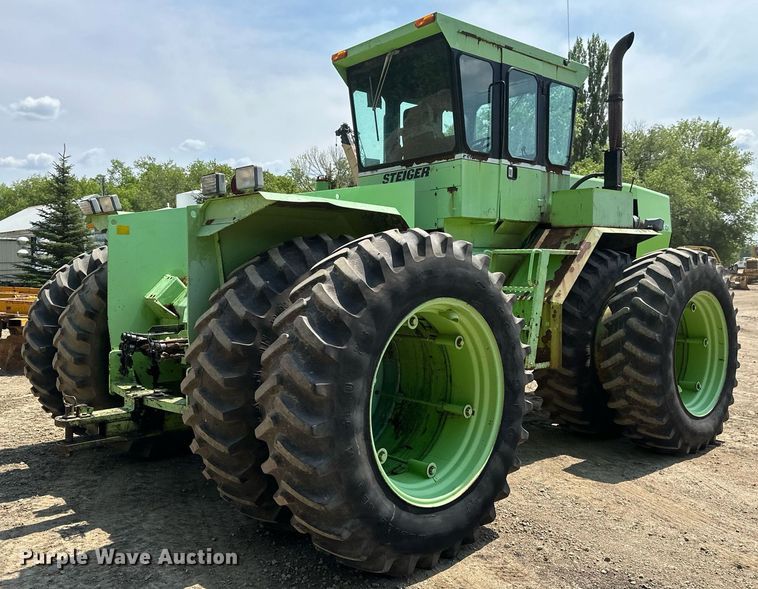 image for item EB2610 1984 Steiger Bearcat KM-225 4WD tractor