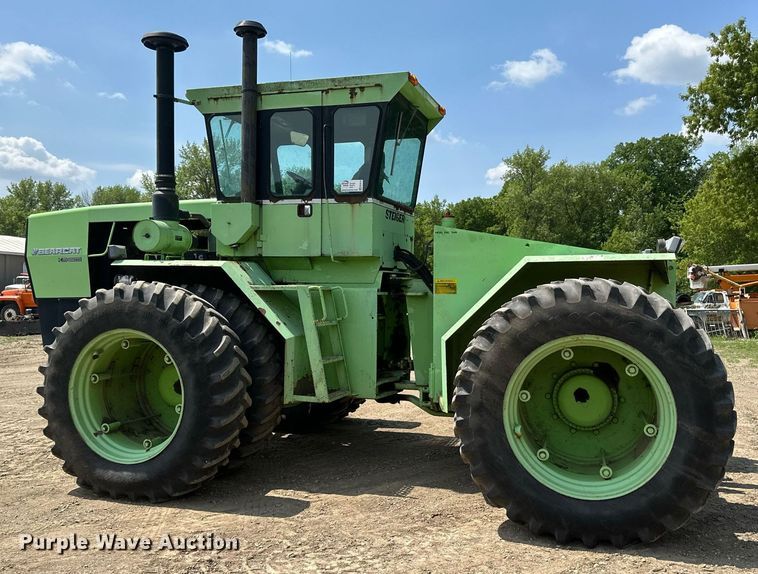 image for item EB2610 1984 Steiger Bearcat KM-225 4WD tractor