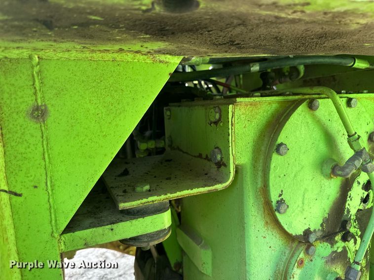 image for item EB2610 1984 Steiger Bearcat KM-225 4WD tractor