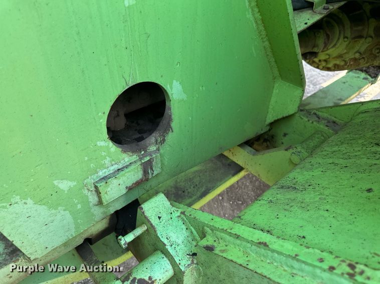 image for item EB2610 1984 Steiger Bearcat KM-225 4WD tractor