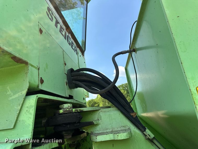 image for item EB2610 1984 Steiger Bearcat KM-225 4WD tractor